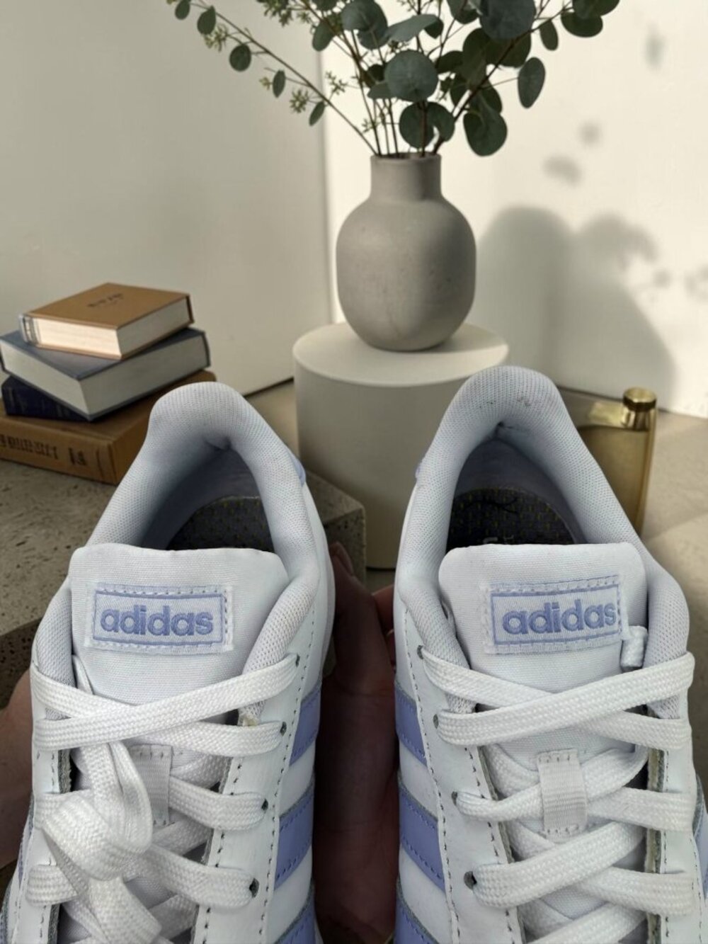 Adidas White & Purple Cloudfoam Comfort Low Top Lifestyle Sneakers 9.5 - Picture 2 of 6